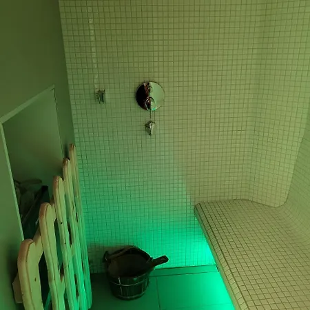 Dom *